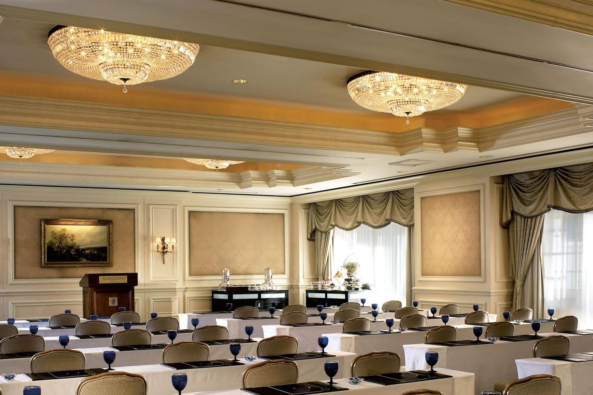 Hotel The Ritz-Carlton Ōsaka Extérieur photo